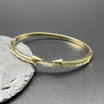 Good Quality Beautiful Bengals (Bracelet) Golden Polish.
