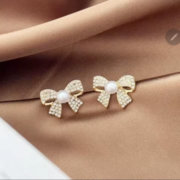 Good Quality Beautiful Earrings Pair (BOW STYLE)