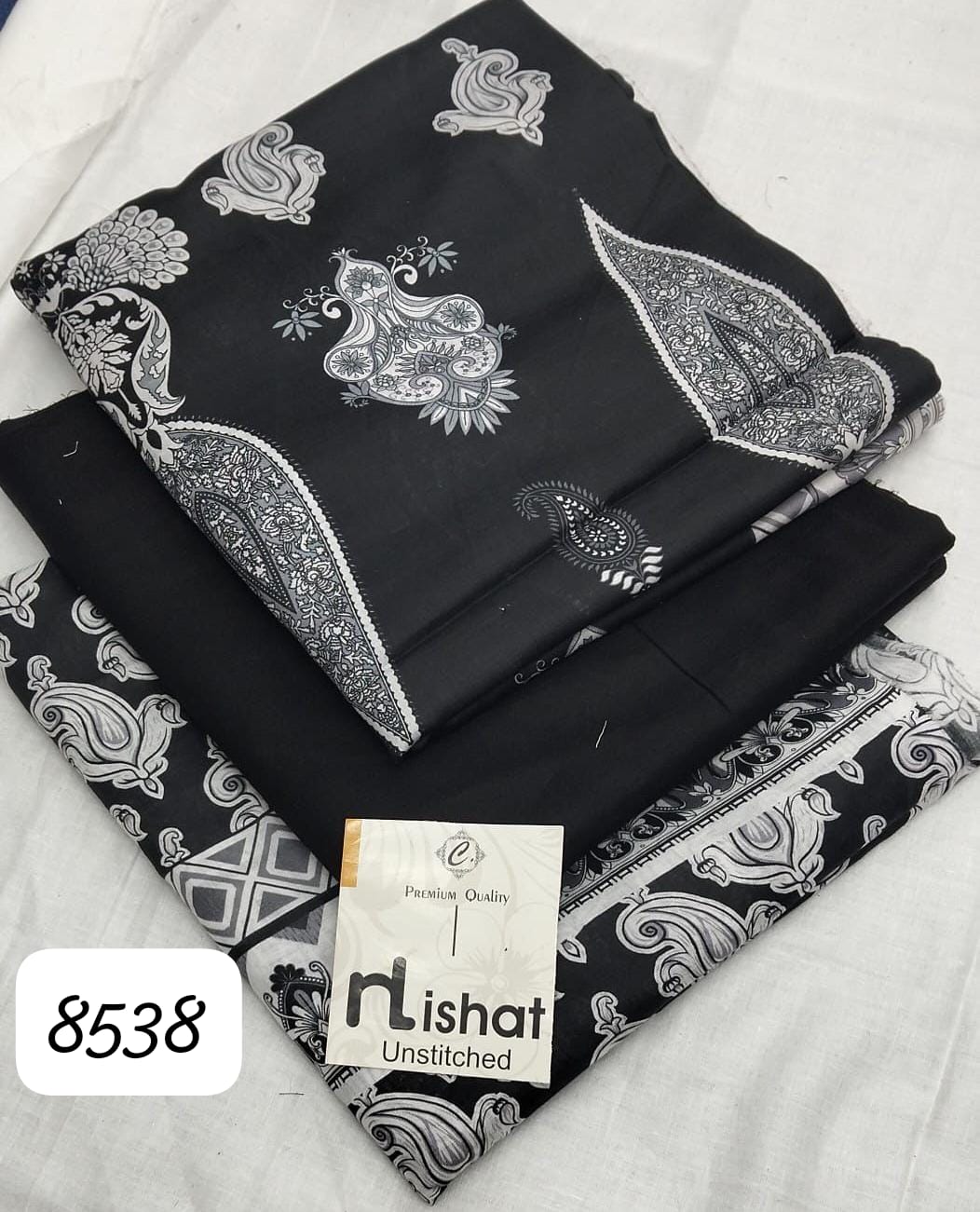 Digital printed 3 piece lawn - Image 2
