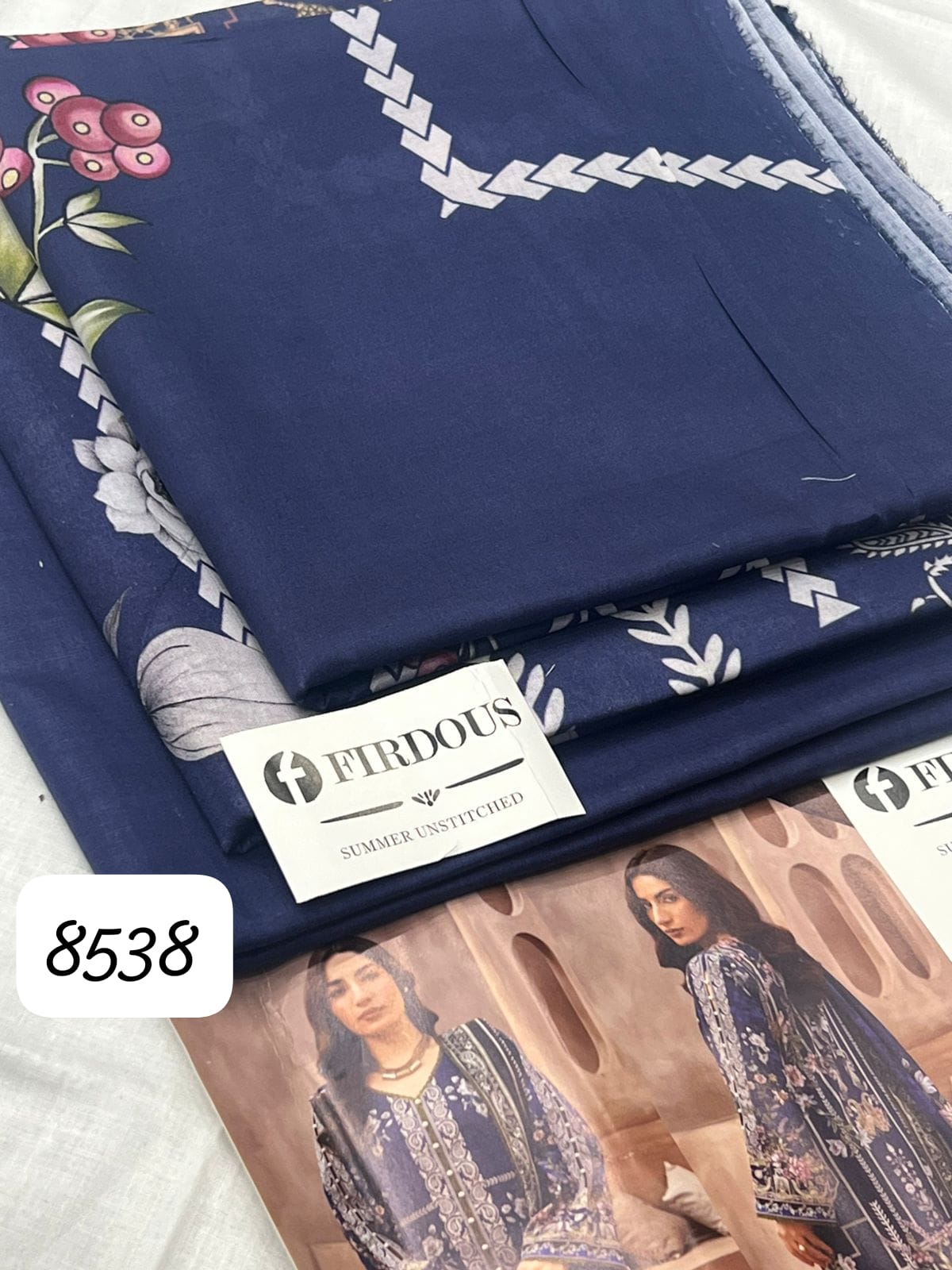 Digital printed 3 piece lawn - Image 7