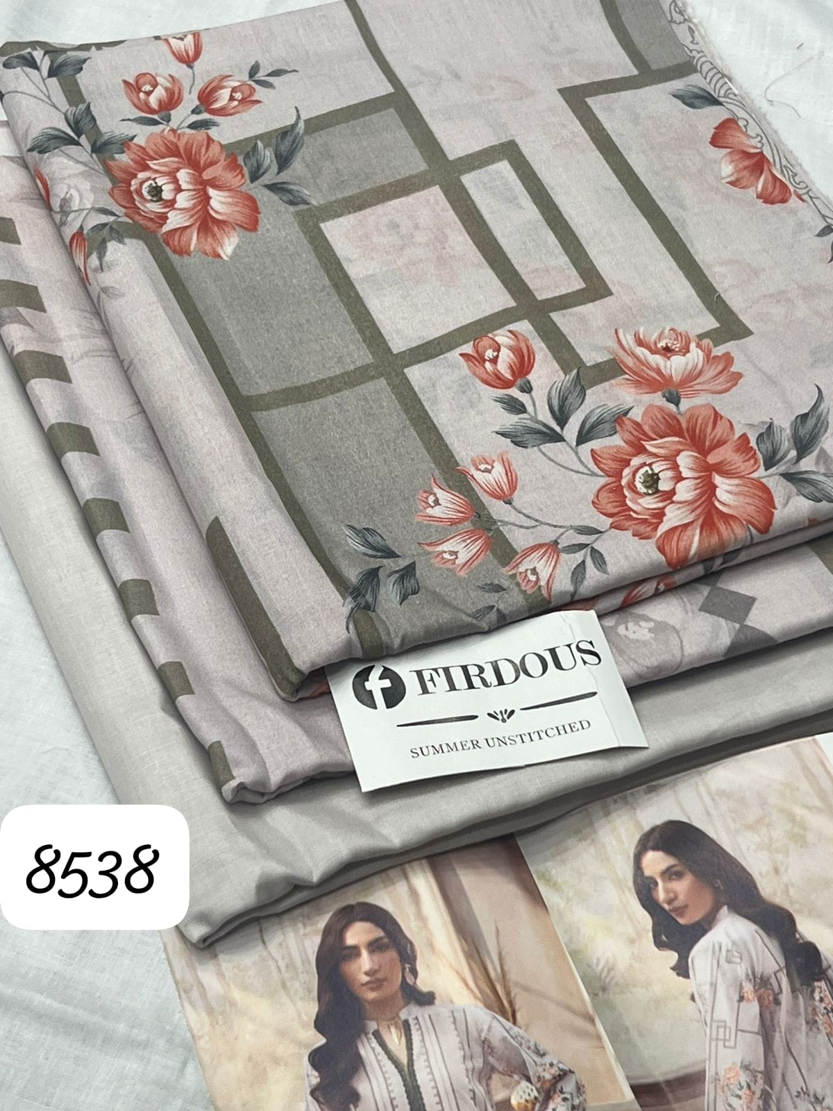 Digital printed 3 piece lawn - Image 10