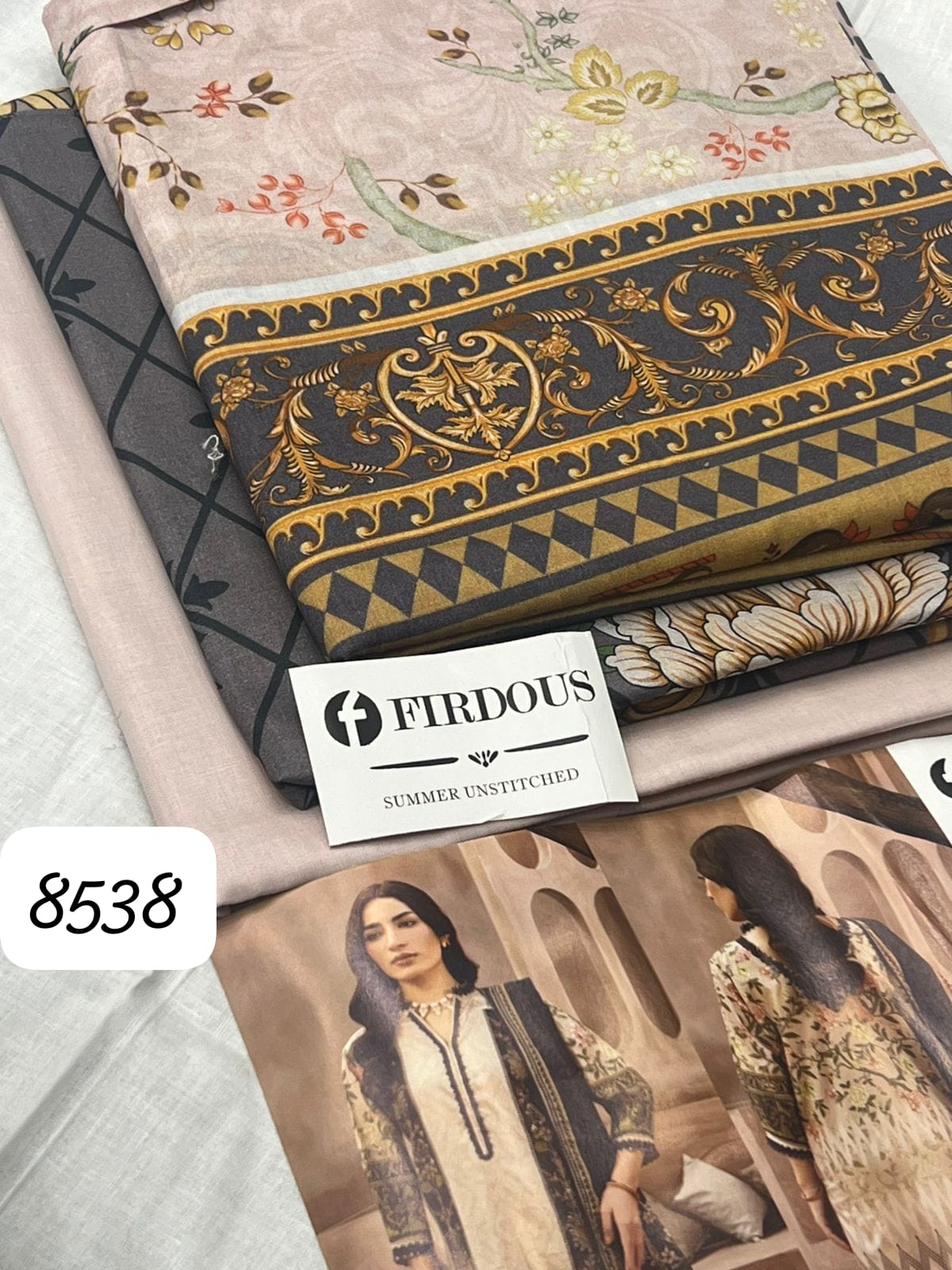Digital printed 3 piece lawn - Image 11