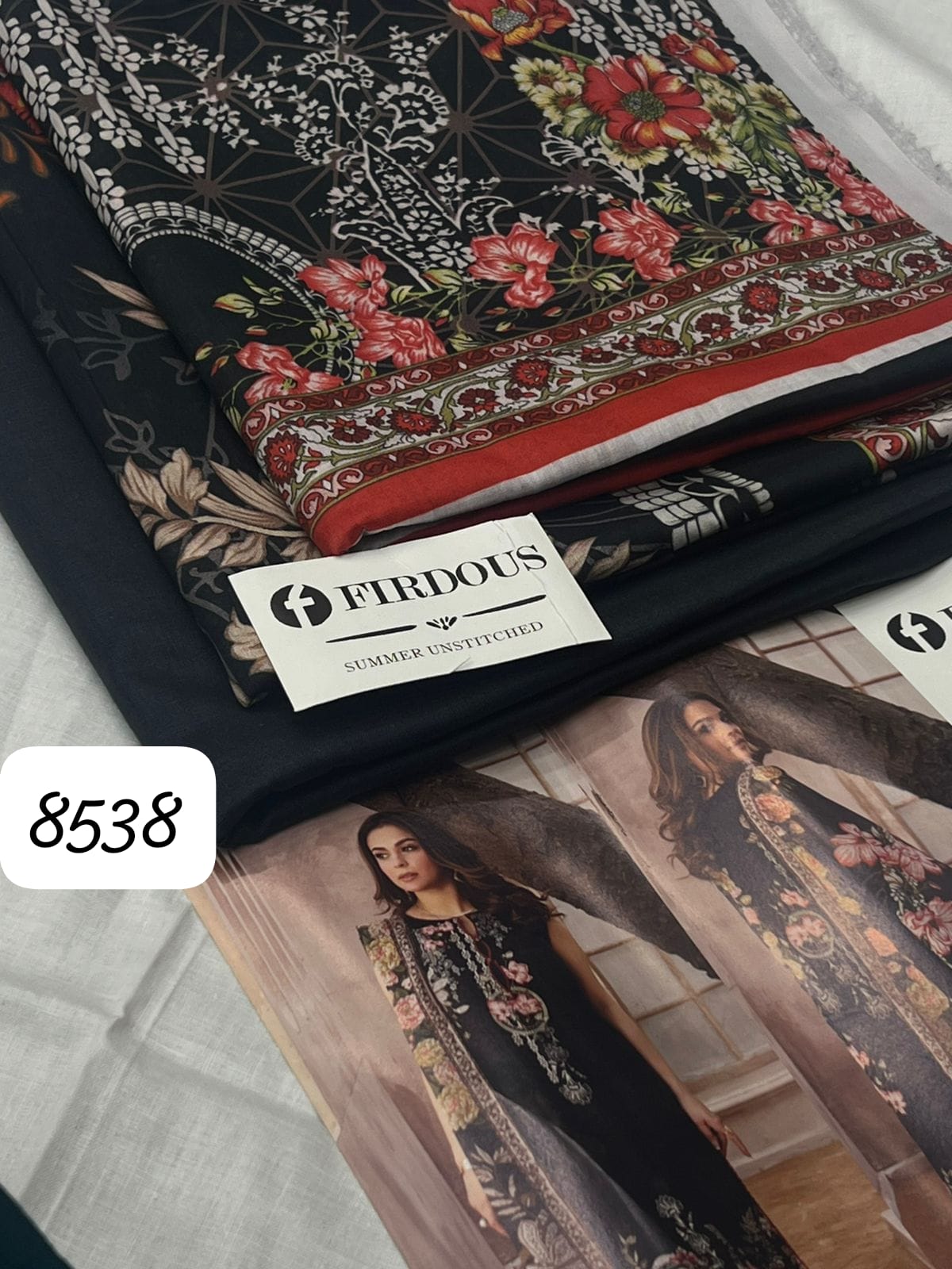 Digital printed 3 piece lawn - Image 12