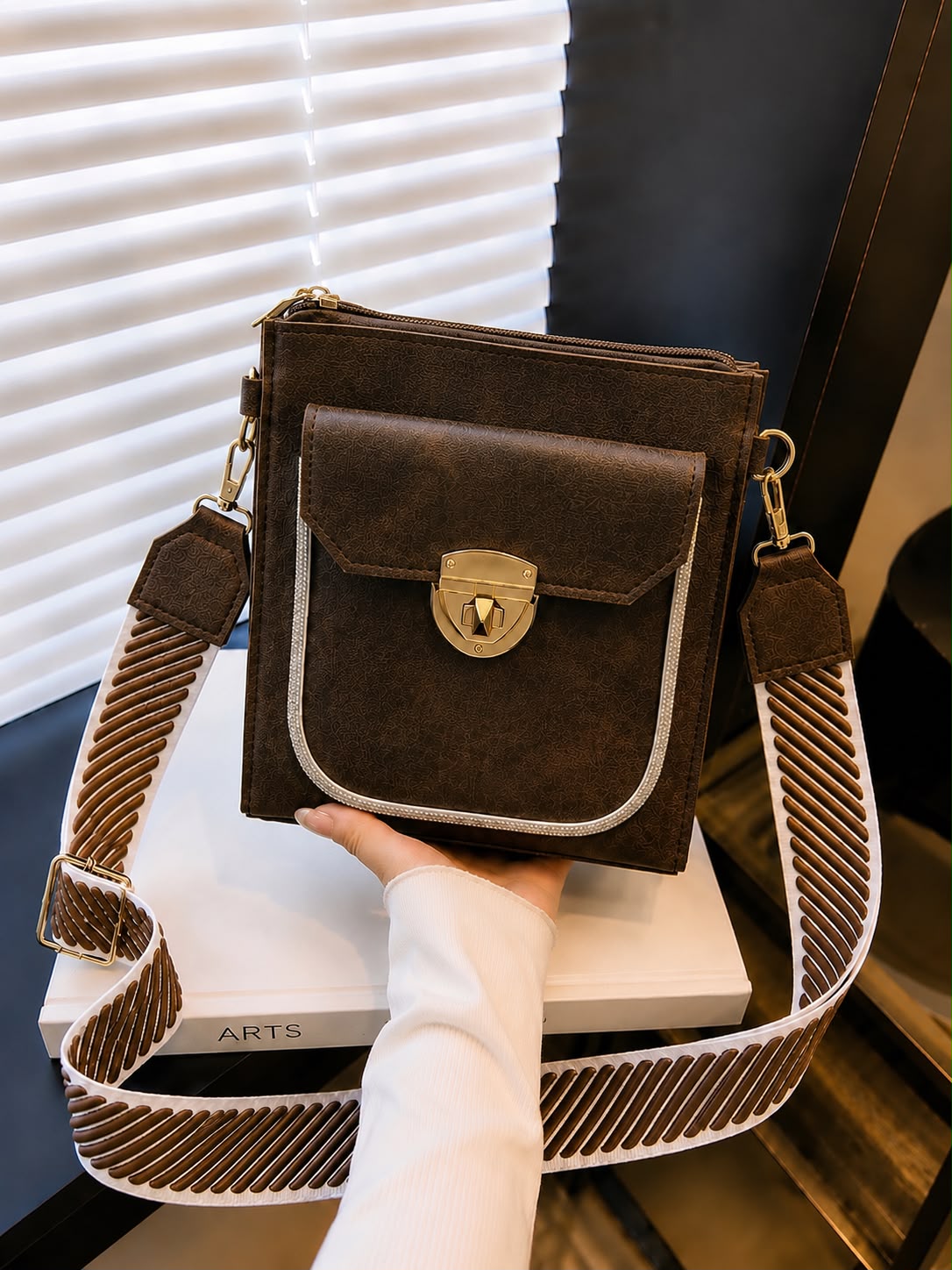 Bags & Handbags , Crossbody Bags - Image 10