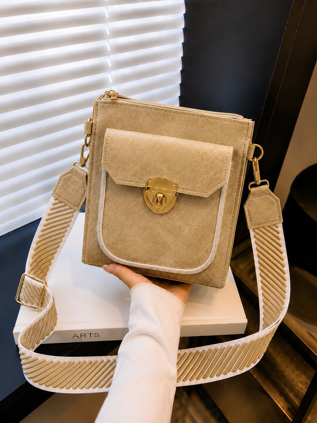 Bags & Handbags , Crossbody Bags - Image 7